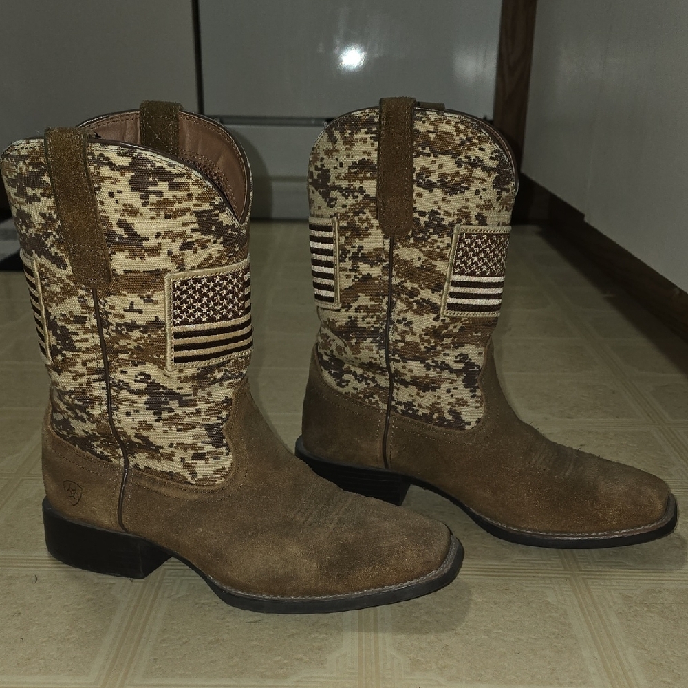 Ariat Brown and Tan Men's Western Boots